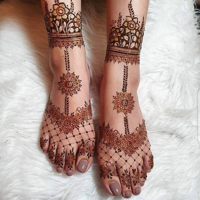 foot henna tattoo