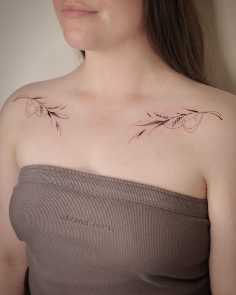 Women Collarbone Tattoos